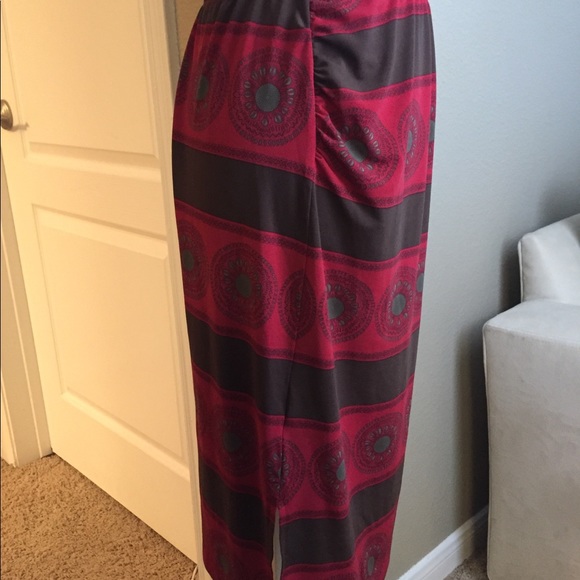 Small BCBG Maxzaria Skirt - Picture 2 of 4